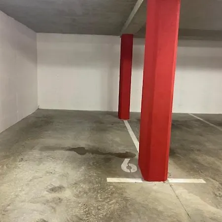 شقة Apartment Central With Private Indoor Parking *