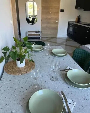 شقة Apartment Central With Private Indoor Parking