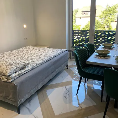 شقة Apartment Central With Private Indoor Parking *