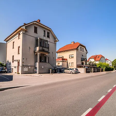 Apartma With Private Indoor Parking